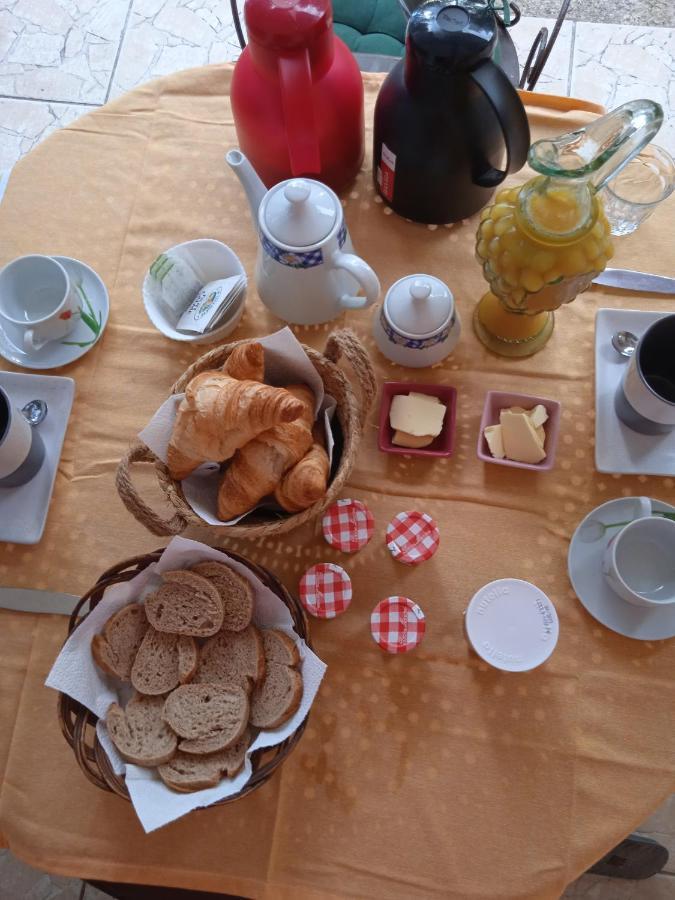 Chez Marie Bed & Breakfast Régusse Eksteriør bilde