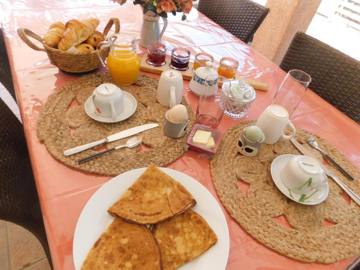 Chez Marie Bed & Breakfast Régusse Eksteriør bilde
